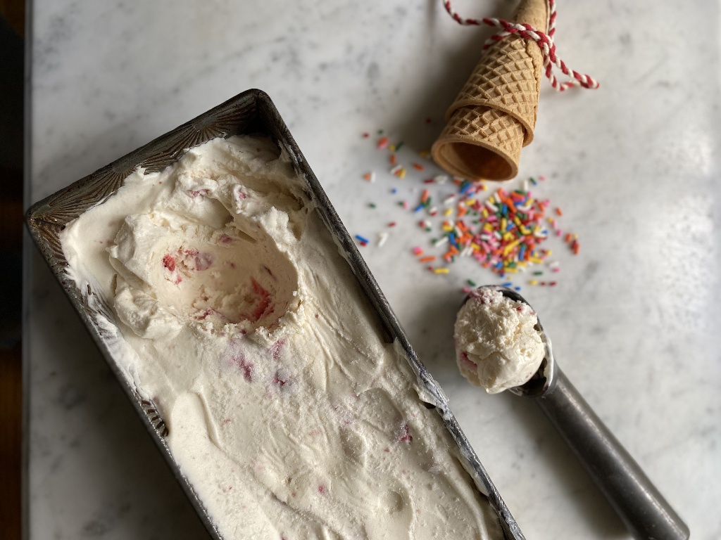 No-churn strawberry ice cream